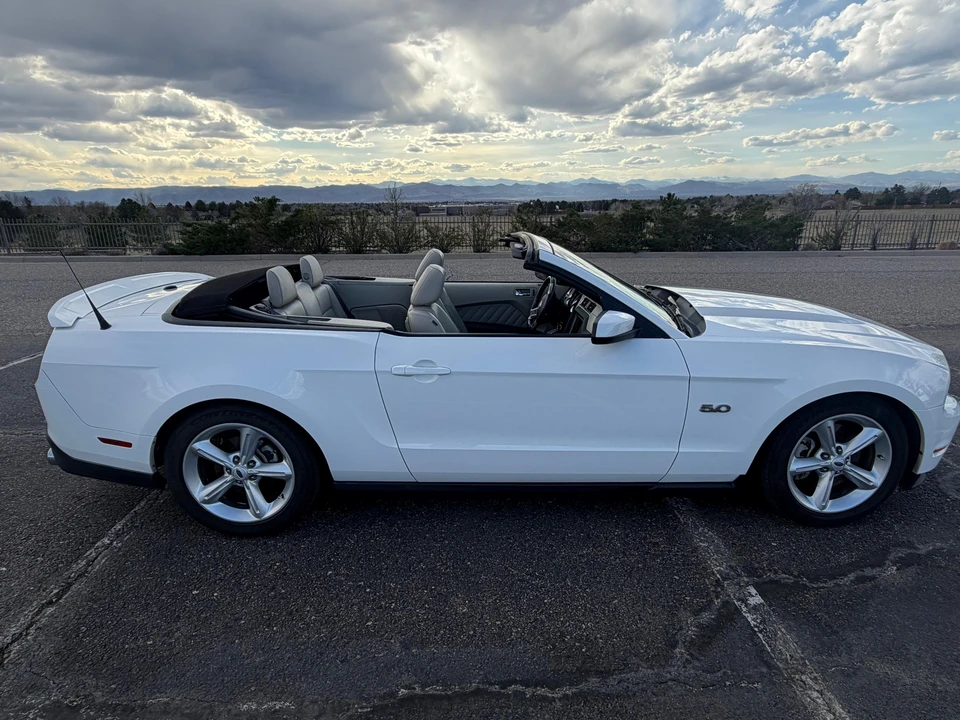 2011 Ford S197 Mustang - Image 14 of 31
