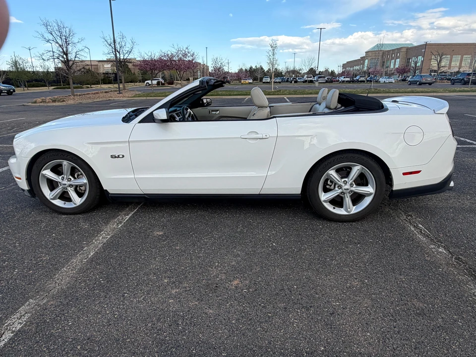 2011 Ford S197 Mustang - Image 10 of 31