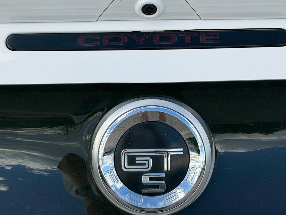 2011 Ford S197 Mustang - Image 25 of 31