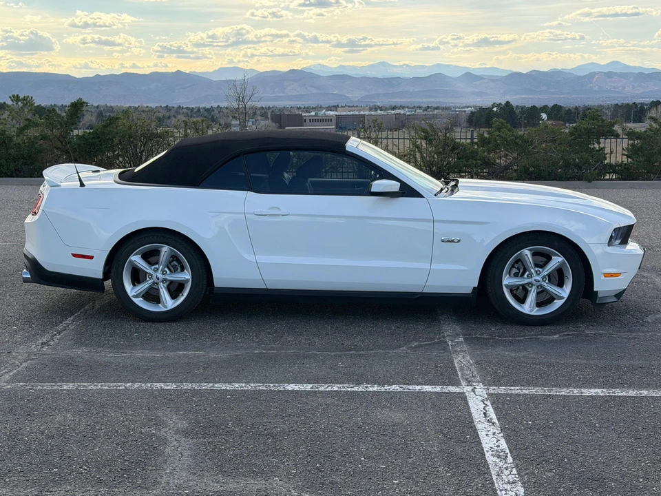 2011 Ford S197 Mustang - Image 13 of 31