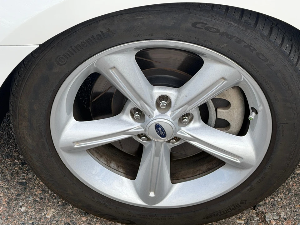 2011 Ford S197 Mustang - Image 29 of 31