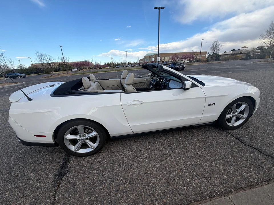 2011 Ford S197 Mustang - Image 12 of 31