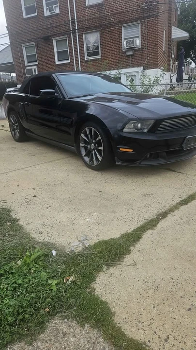 2011 Ford S197 Mustang GT - Image 2 of 9