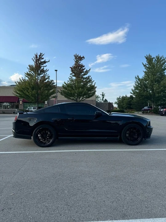 2011 Ford S197 Mustang GT - Image 3 of 10