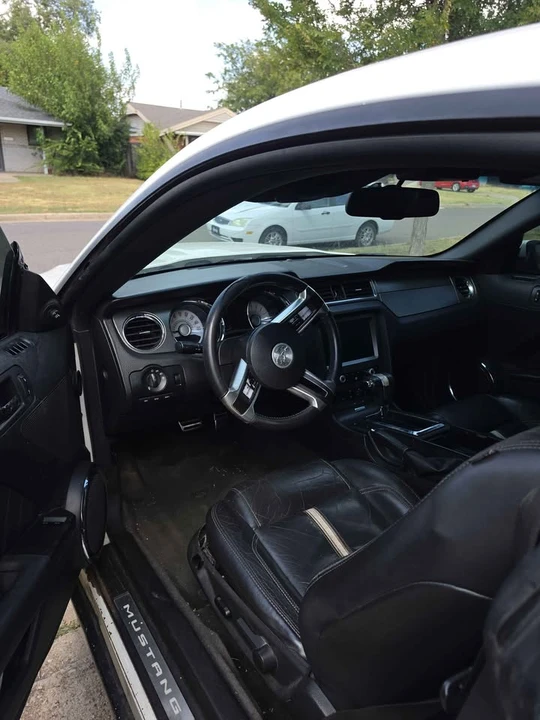 2011 Ford S197 Mustang GT - Image 7 of 13