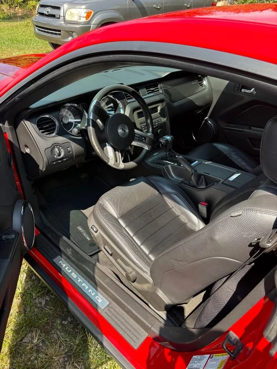2011 Ford S197 Mustang GT - Image 7 of 10