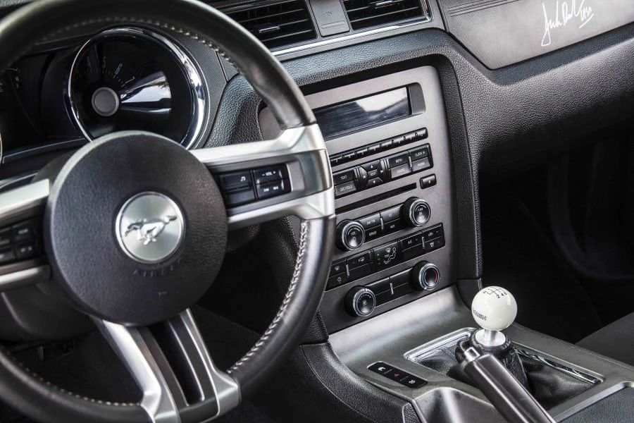 2011 Ford S197 Mustang - Image 8 of 18