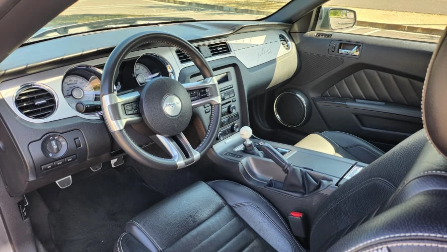 2011 Ford S197 Mustang - Image 10 of 16