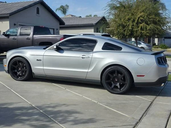 2011 Ford S197 Mustang - Image 2 of 18