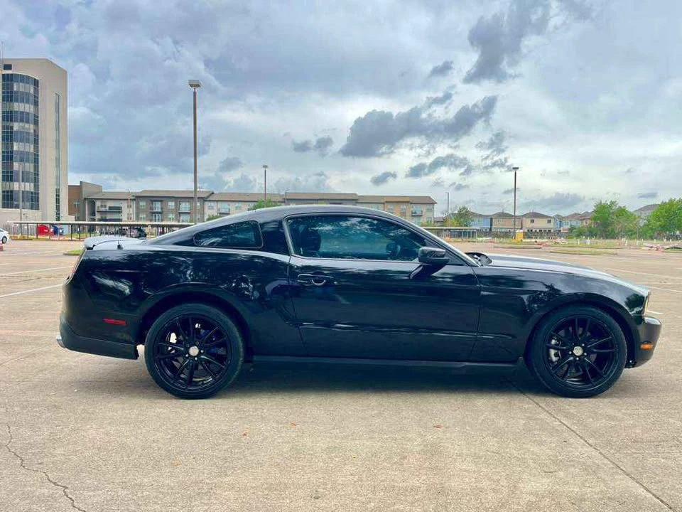 2011 Ford S197 Mustang - Image 3 of 8