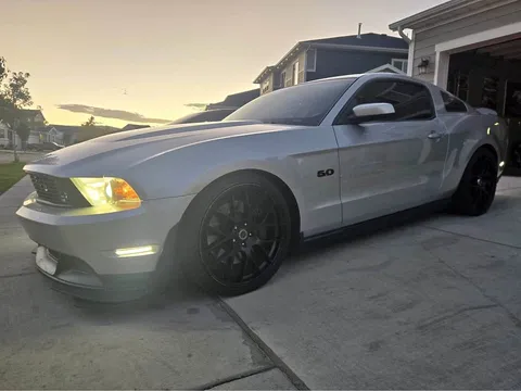 2011 Ford Mustang GT Premium