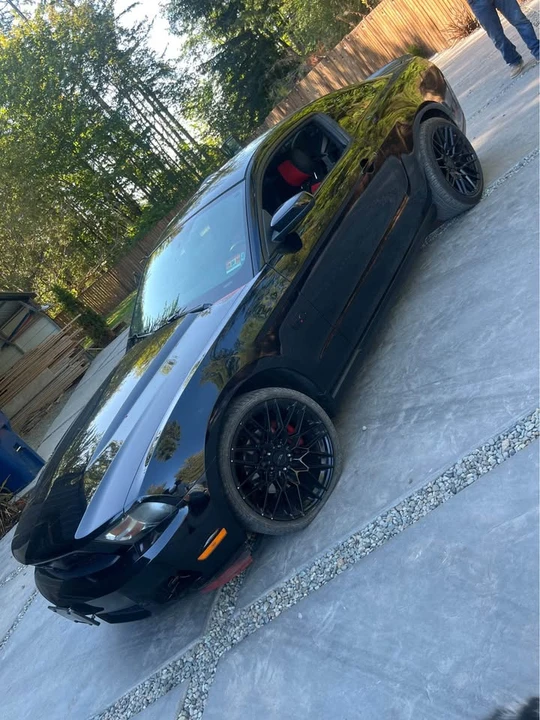 2011 Ford S197 Mustang - Image 2 of 5