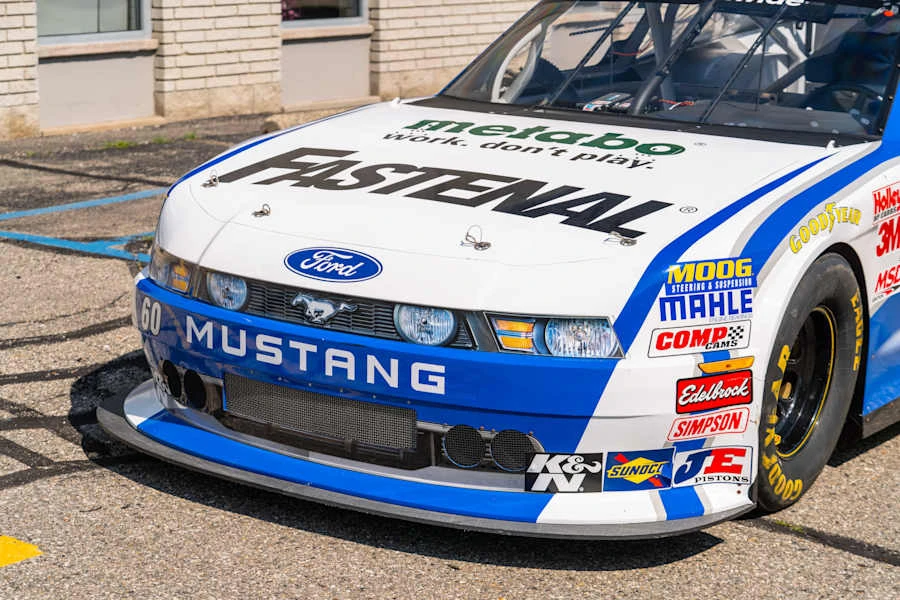 2011 Ford S197 Mustang - Image 13 of 28