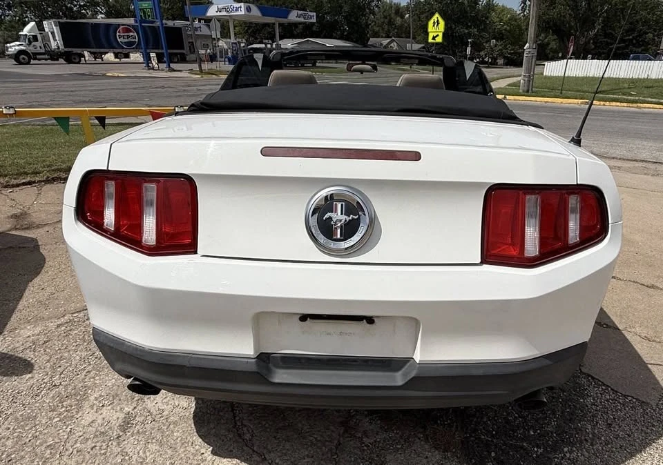 2011 Ford S197 Mustang - Image 4 of 14