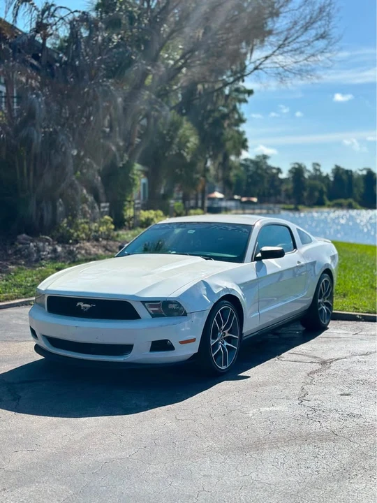 2011 Ford S197 Mustang - Image 3 of 8