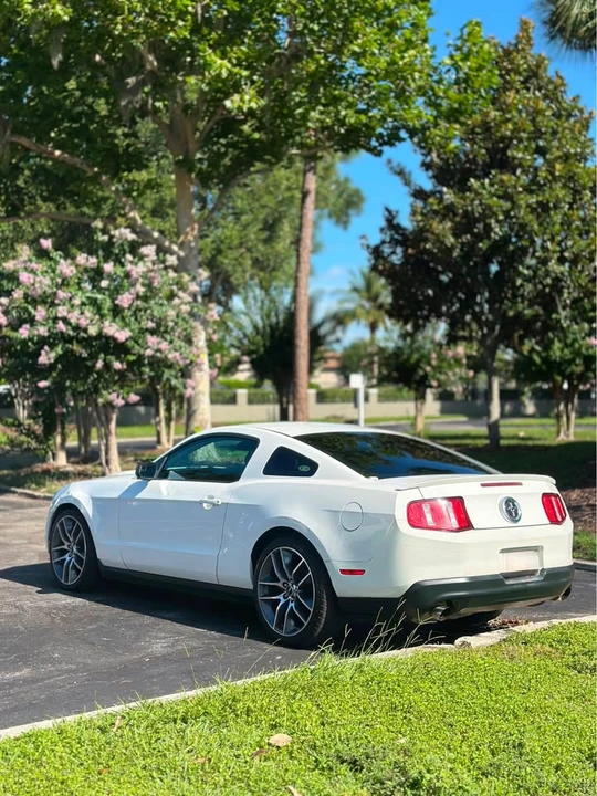 2011 Ford S197 Mustang - Image 7 of 8