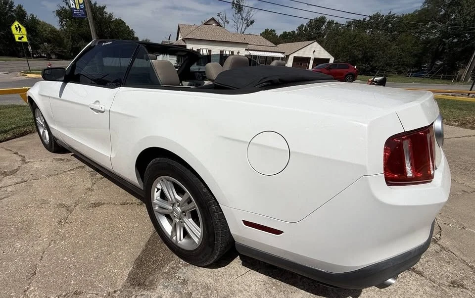 2011 Ford S197 Mustang - Image 3 of 14