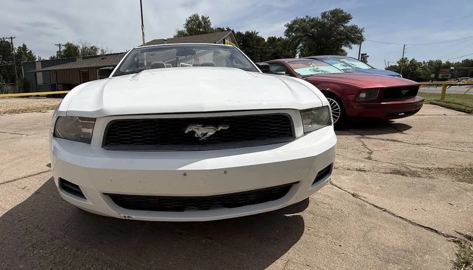 2011 Ford S197 Mustang - Image 8 of 14
