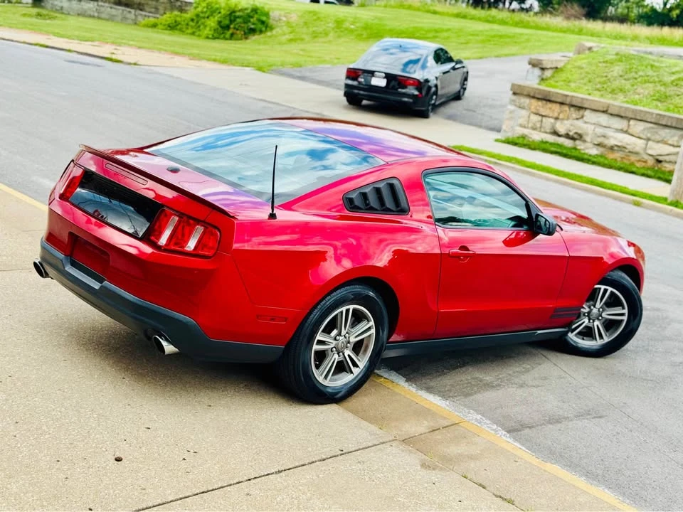 2011 Ford S197 Mustang - Image 3 of 15