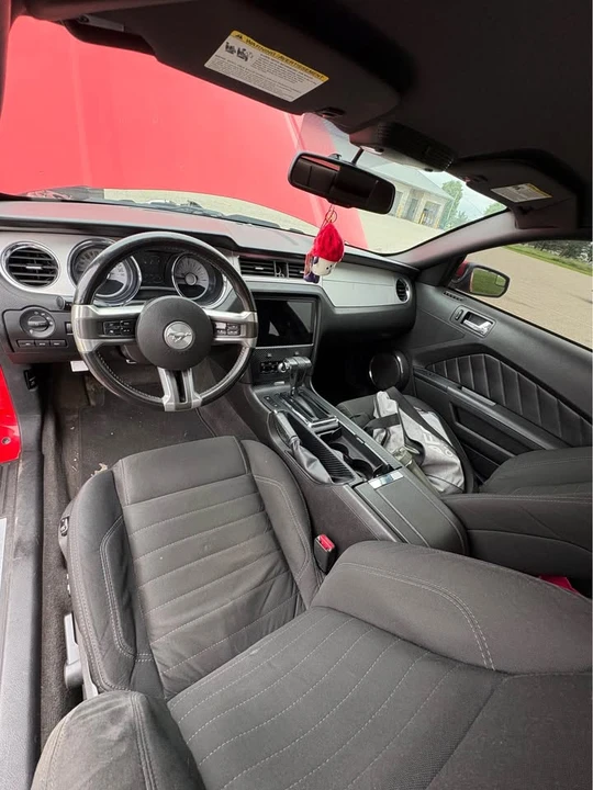 2011 Ford S197 Mustang - Image 13 of 15