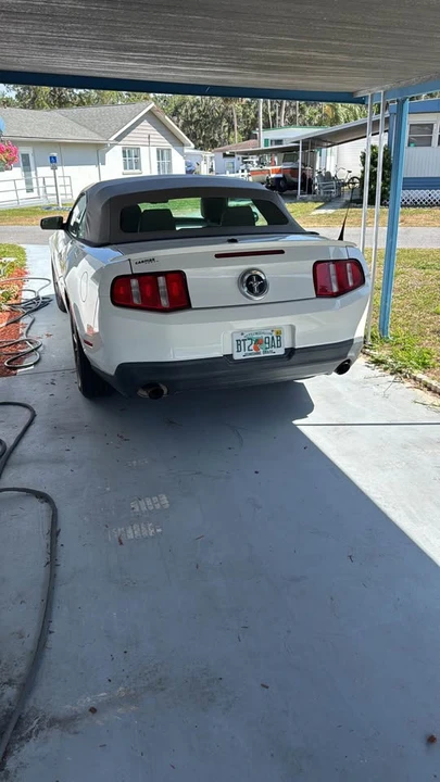 2011 Ford S197 Mustang - Image 5 of 13