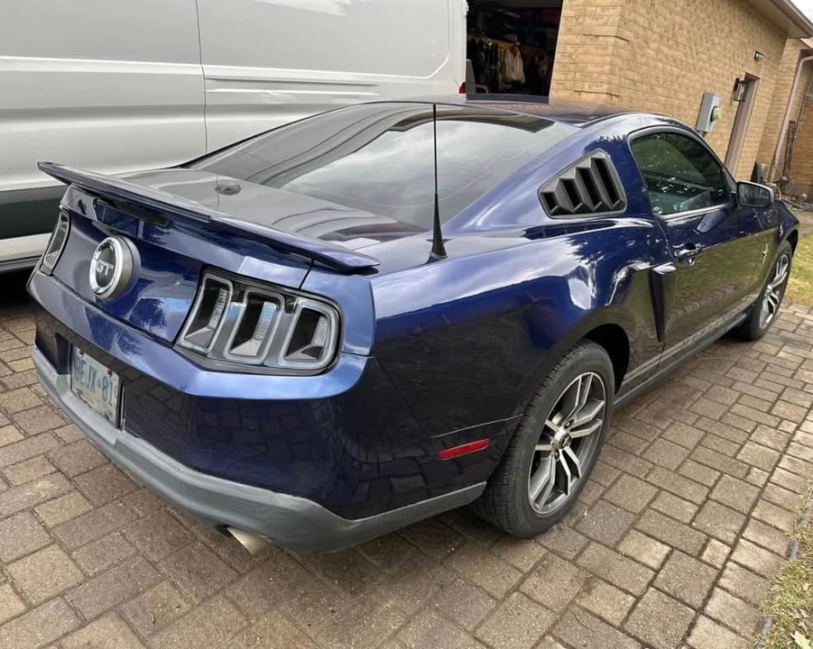 2011 Ford S197 Mustang - Image 2 of 6