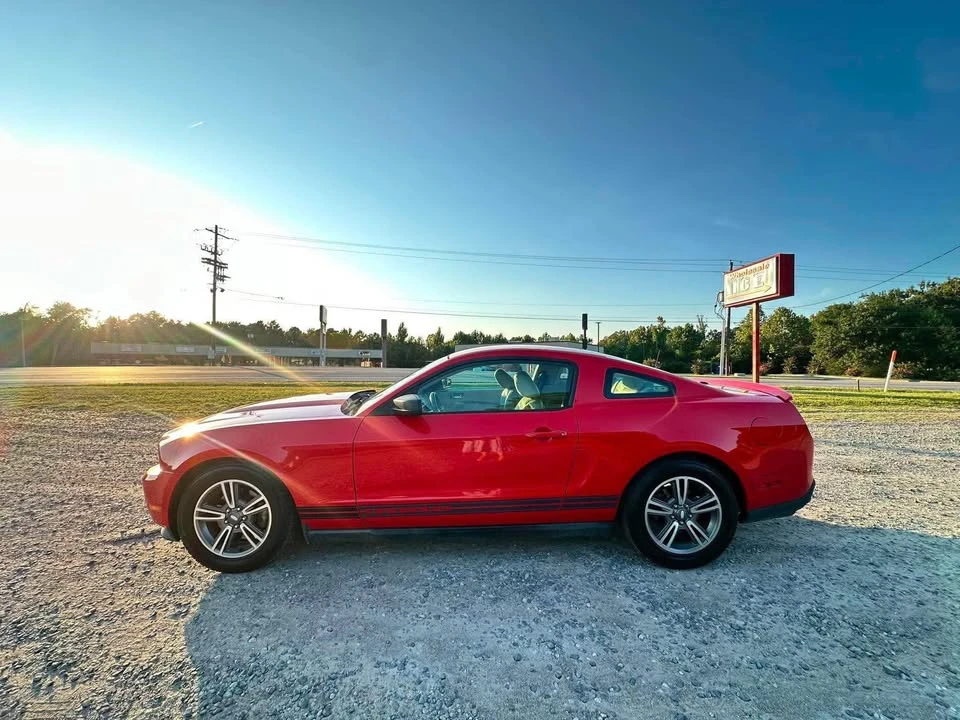 2011 Ford S197 Mustang - Image 2 of 11