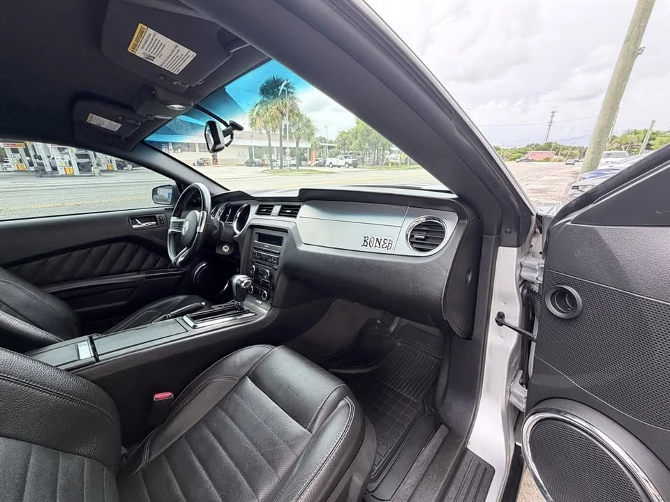 2011 Ford S197 Mustang - Image 8 of 16