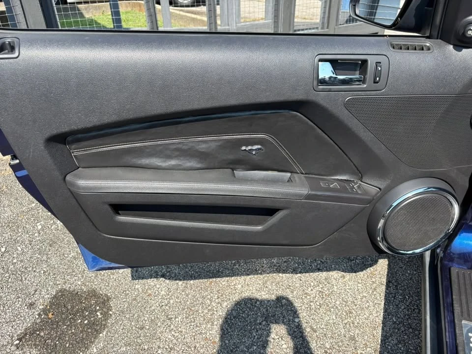 2011 Ford S197 Mustang - Image 14 of 20