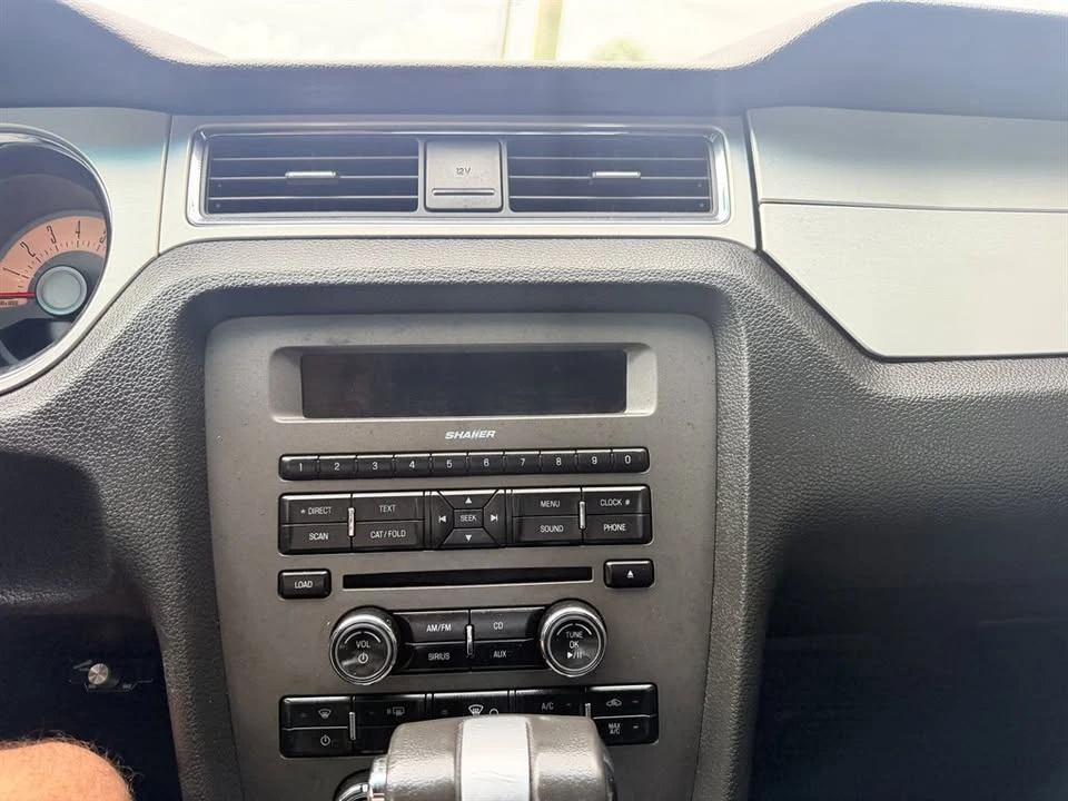 2011 Ford S197 Mustang - Image 11 of 16