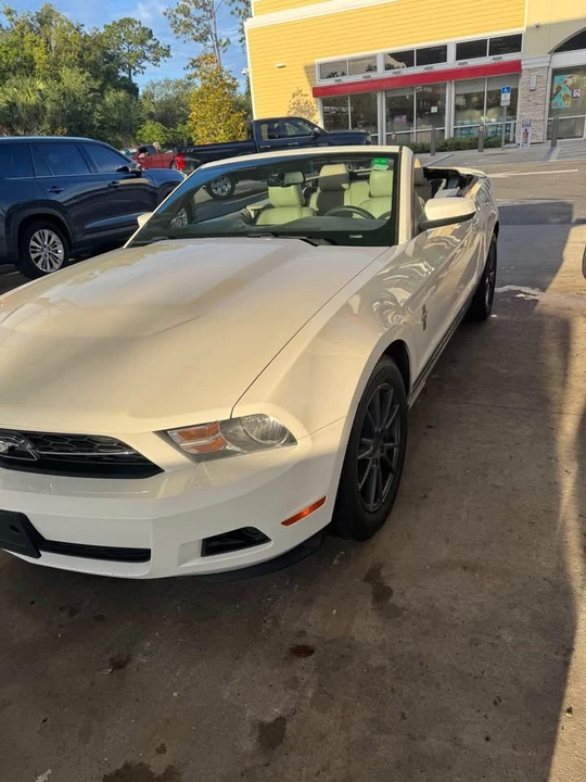 2011 Ford S197 Mustang - Image 4 of 13