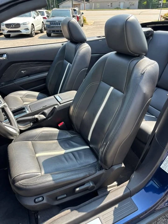 2011 Ford S197 Mustang - Image 13 of 20