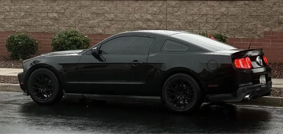 2011 Ford S197 Mustang - Image 6 of 10