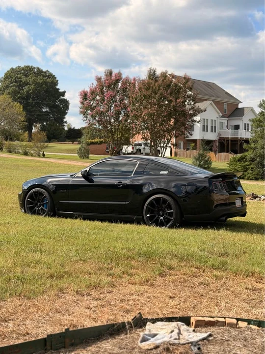 2011 Ford S197 Mustang - Image 3 of 10