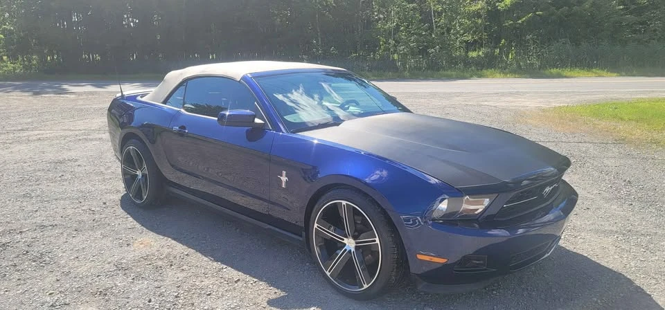 2011 Ford S197 Mustang - Image 2 of 7