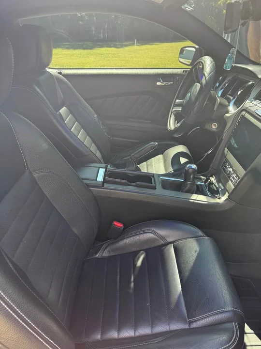 2011 Ford S197 Mustang - Image 7 of 16