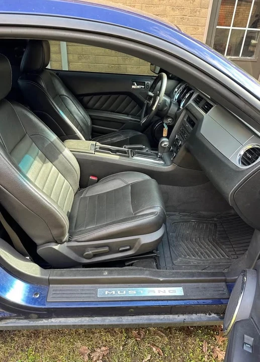 2011 Ford S197 Mustang - Image 3 of 6