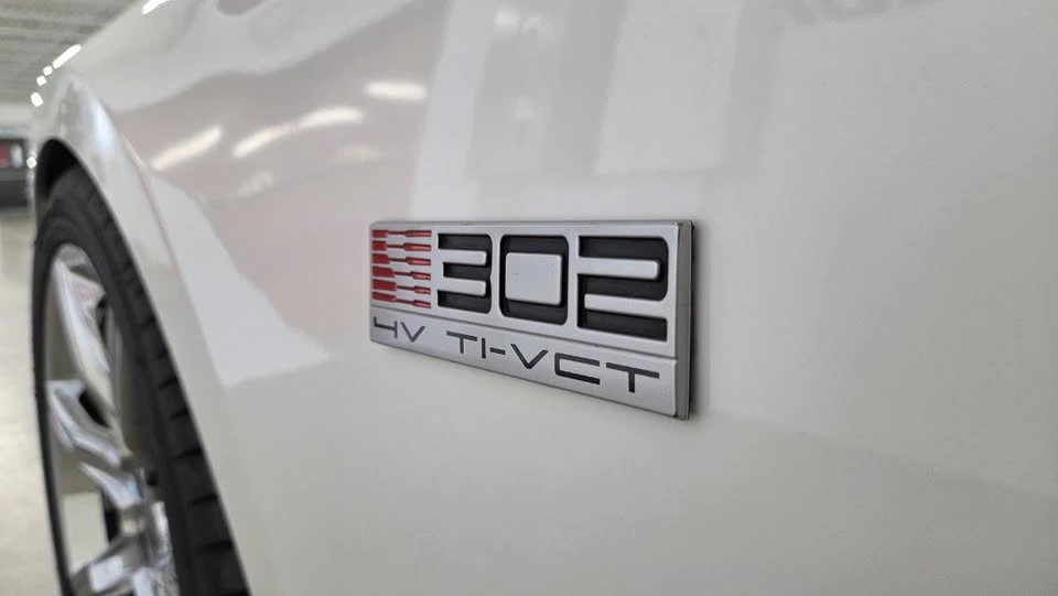 2011 Ford S197 Mustang - Image 16 of 20