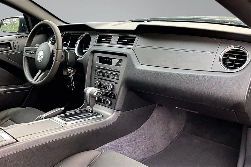 2011 Ford S197 Mustang - Image 13 of 20