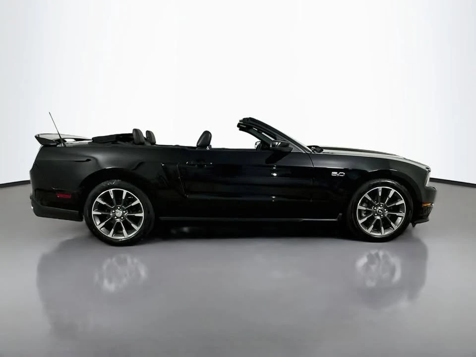 2011 Ford S197 Mustang - Image 9 of 20