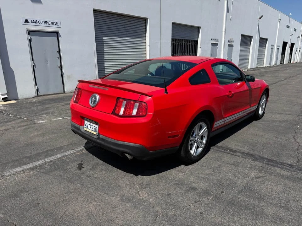 2011 Ford S197 Mustang - Image 2 of 7
