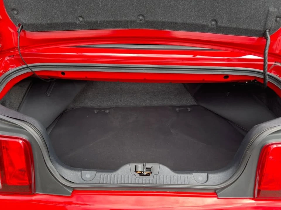 2011 Ford S197 Mustang - Image 9 of 20