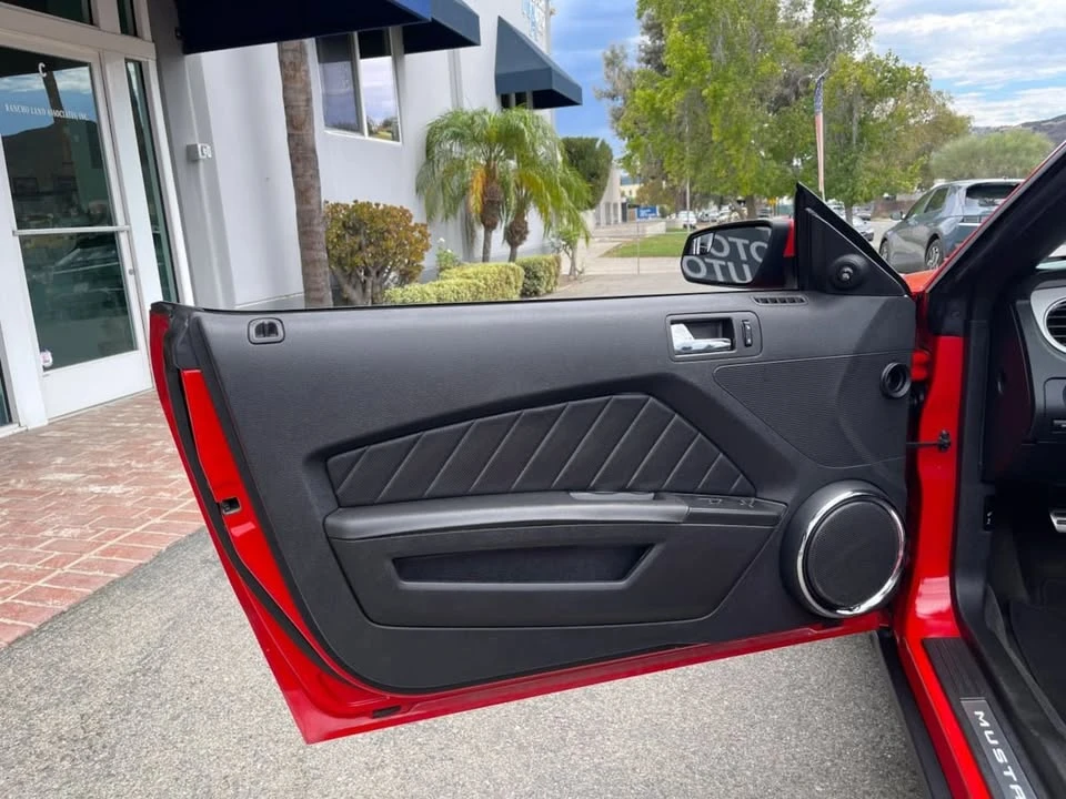 2011 Ford S197 Mustang - Image 13 of 20