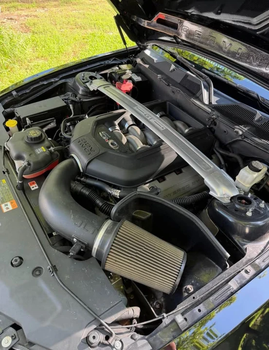 2011 Ford S197 Mustang - Image 2 of 2