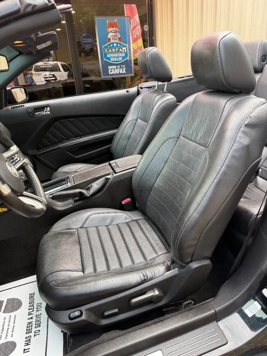 2011 Ford S197 Mustang - Image 15 of 20