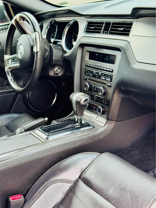 2011 Ford S197 Mustang - Image 10 of 13