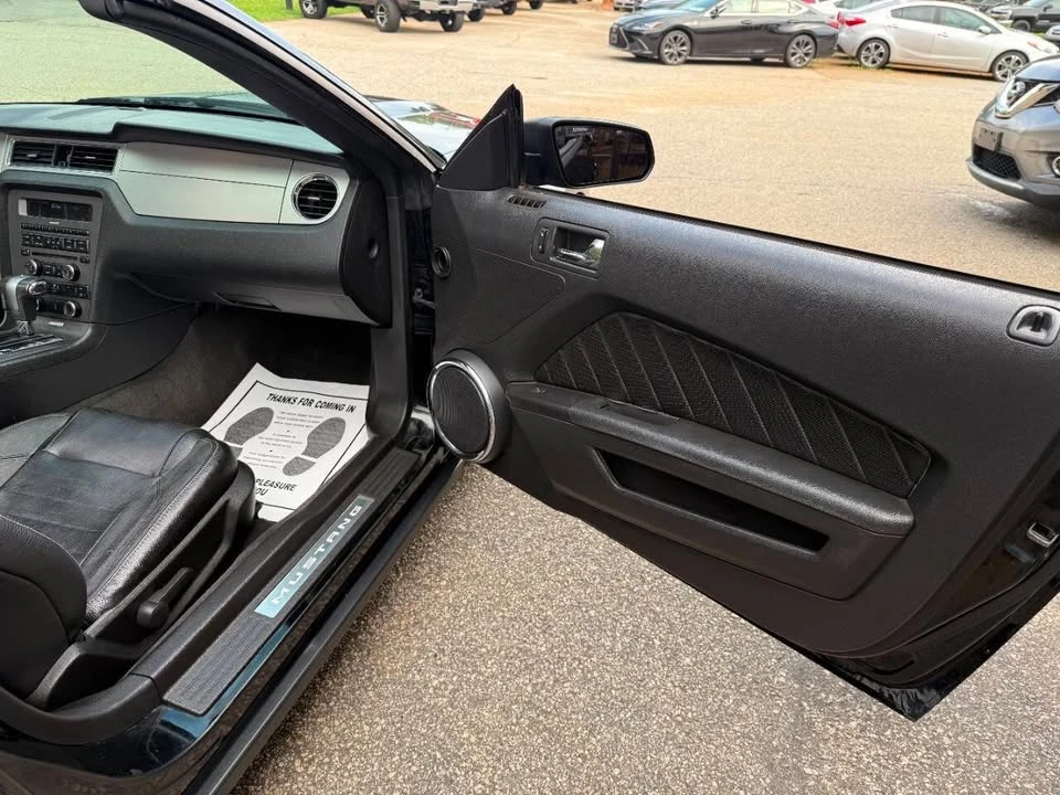 2011 Ford S197 Mustang - Image 18 of 20