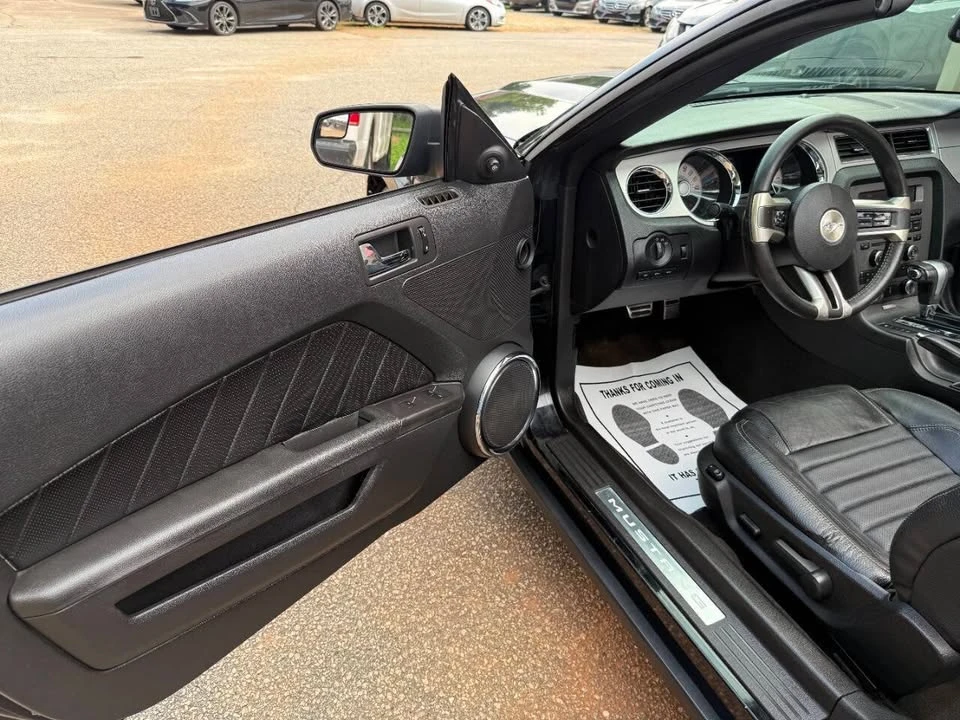 2011 Ford S197 Mustang - Image 13 of 20