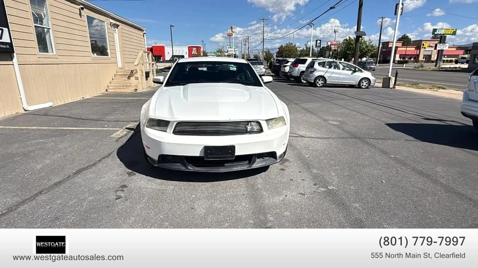 2011 Ford S197 Mustang - Image 2 of 8