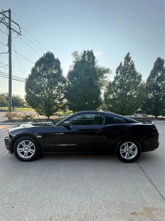 2011 Ford S197 Mustang - Image 9 of 20